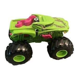 Mattel Hot Wheels Monster Trucks Hotweiler Dog Undead 1:24 2018 - Very Nice!